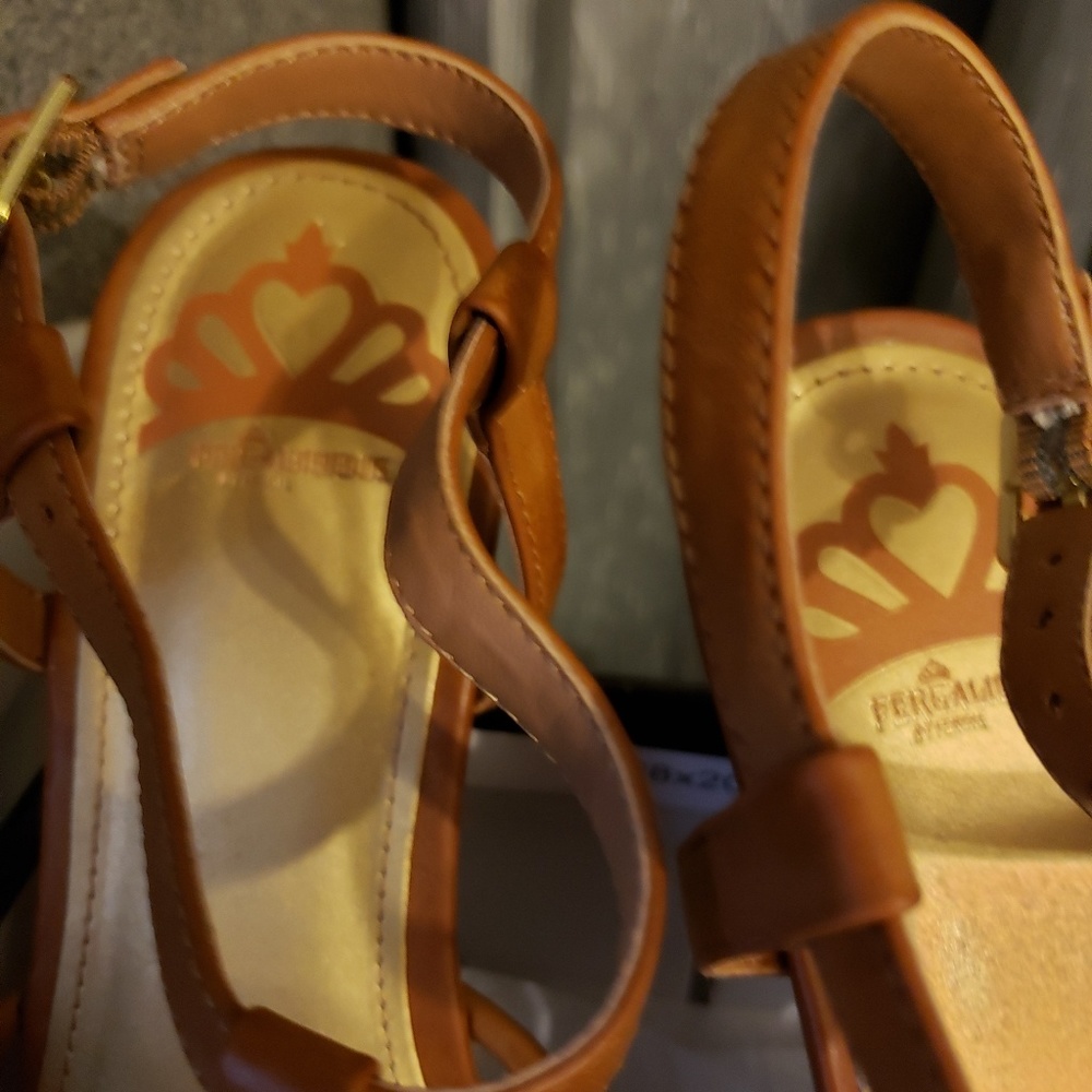 Sandals - Picture 2 of 5